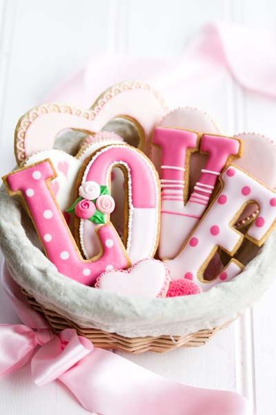 35+ Awesome LOVE Letters Wedding Decor Ideas 35