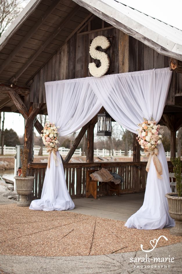 rustic barn wedding decor ideas