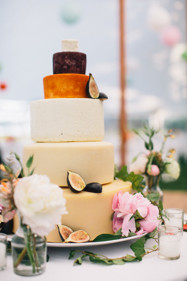 rustic full cheese wedding cake ideas