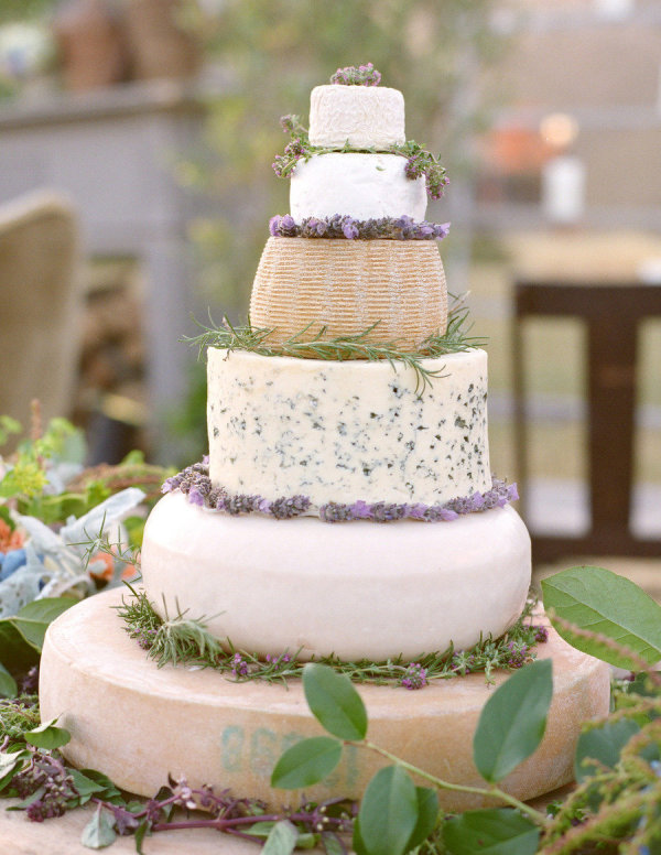 rustic white and lavender wedding cake