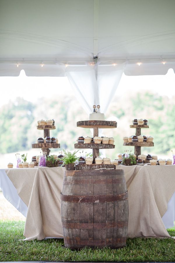 rustic wine barrel and tree stump with burlap wedding decor ideas