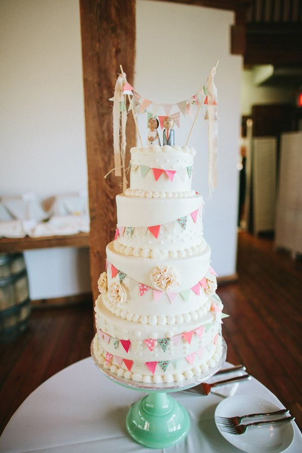 wedding cake with bunting