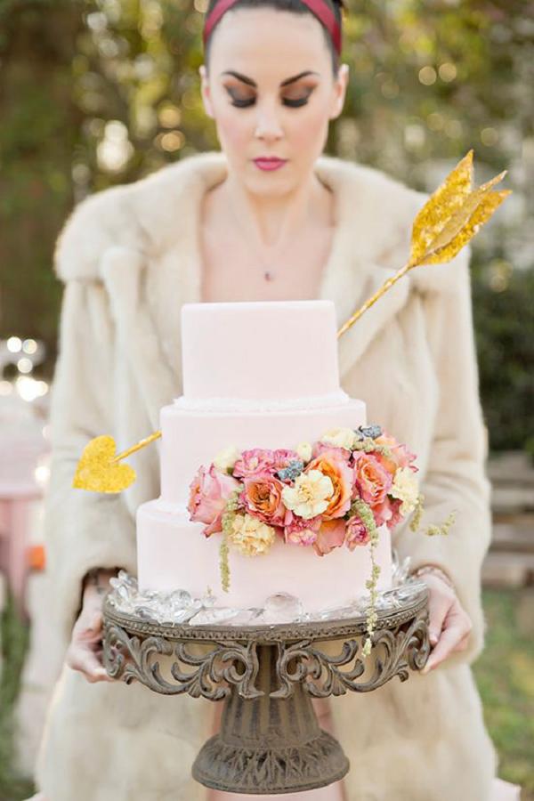 35 Fabulous Winter Wedding Cakes You‘ll Love 24
