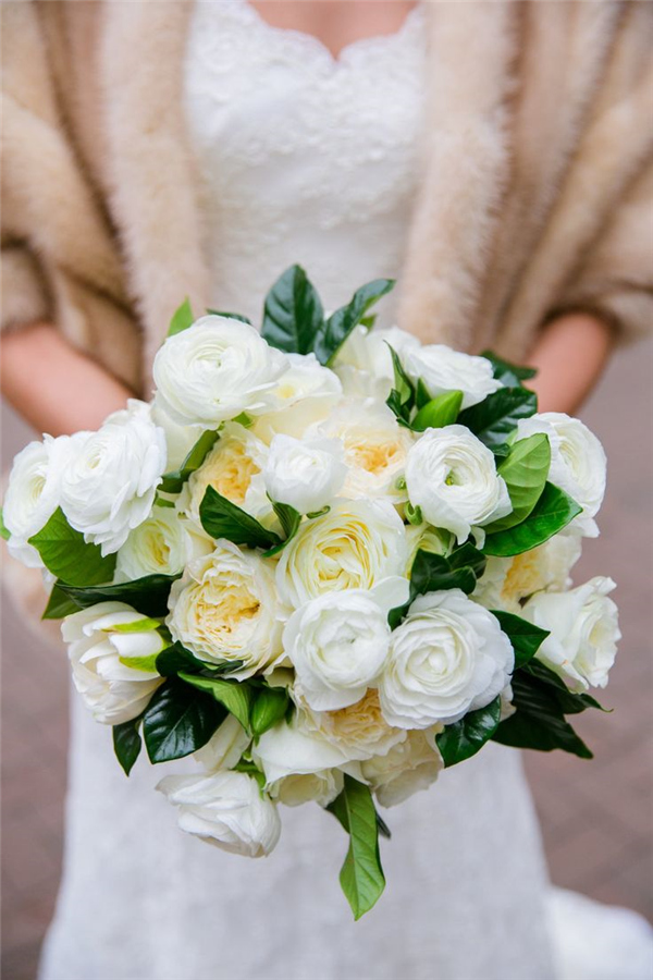 35 Amazing Winter Wedding Bouquets You'll Love 18