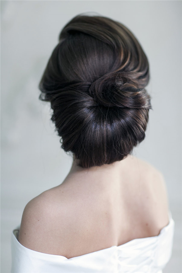 Retro Wedding Hairstyles and Updos 1