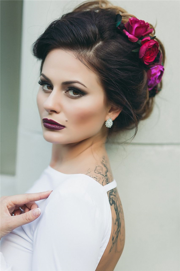 The Freckled Fox: Modern Pin-up Week: #6 - Retro Roll Updo