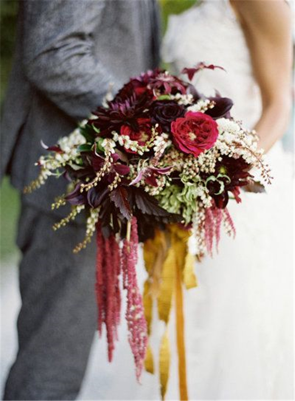 35 Amazing Winter Wedding Bouquets You'll Love 9