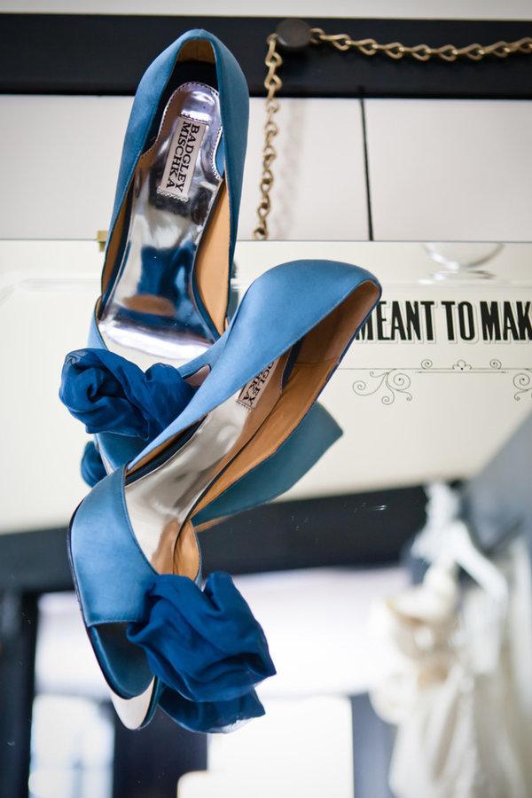 Vintage Ruffles Snorkel Blue Wedding Shoes