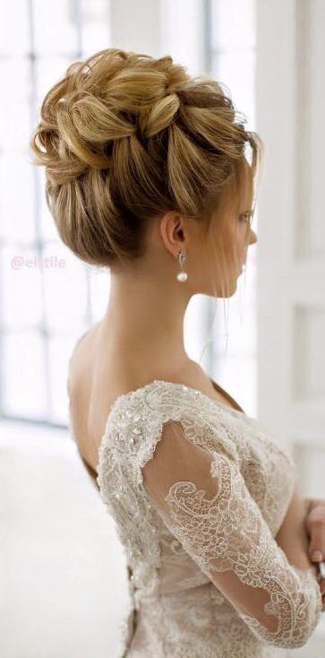 Wedding hairstyle idea via Elstile