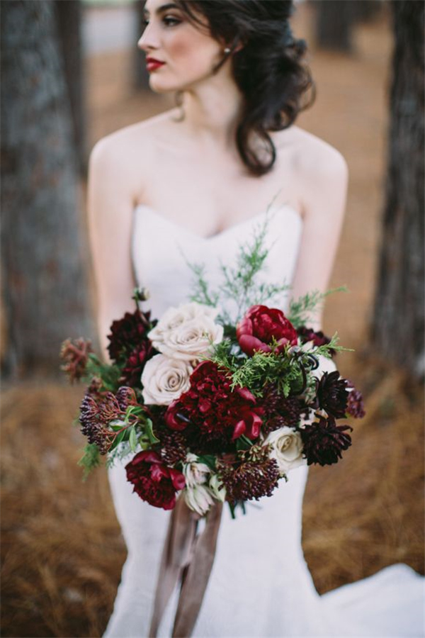 35 Amazing Winter Wedding Bouquets You'll Love 10