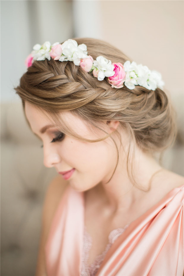 X \ MY Wall Decors در X: «half up half down wedding hairstyle with flower  crown #weddingbraids https://t.co/ymWAeNI1lm https://t.co/d3Jrurds81»