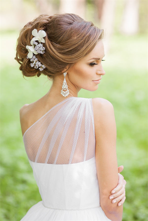 bridal hairstyles for long hair with flowers