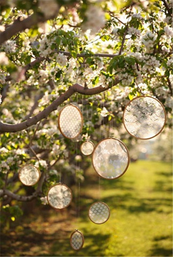 25 Unique Embroidery Hoops Boho Wedding Decor Ideas 13 lace in embroidery hoops would be super cute rustic decoration