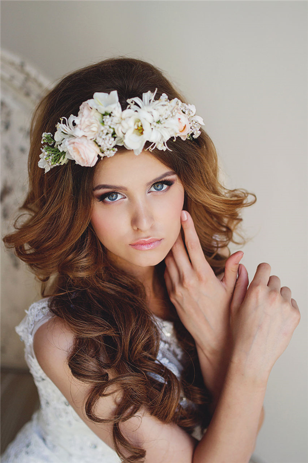 25 Romantic Long Wedding Hairstyles Using Flowers | Deer ...