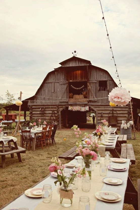 rustic barn wedding decor ideas with pink flowers and burlap