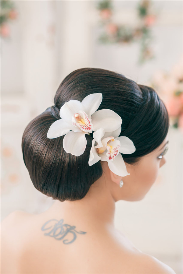 simple wedding updo with flowers
