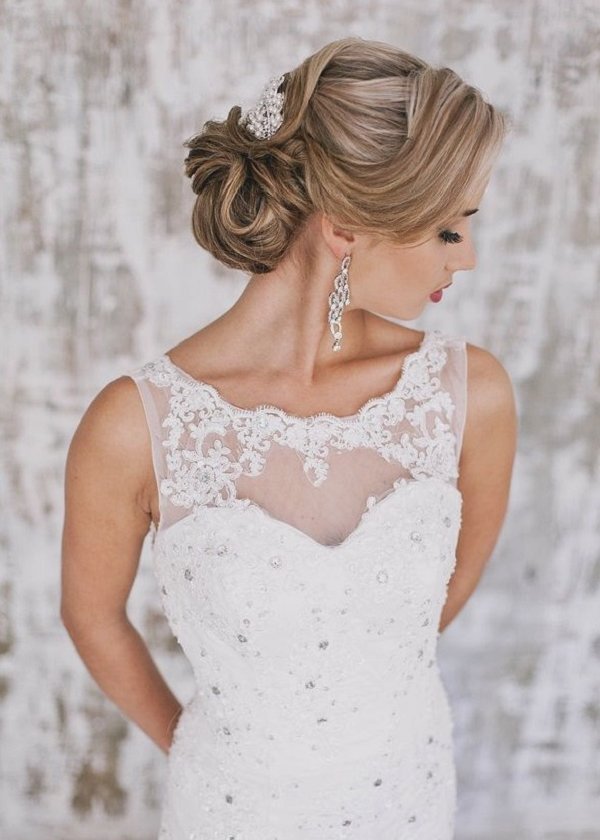 vintage wedding updo hairstyle with headpiece ideas