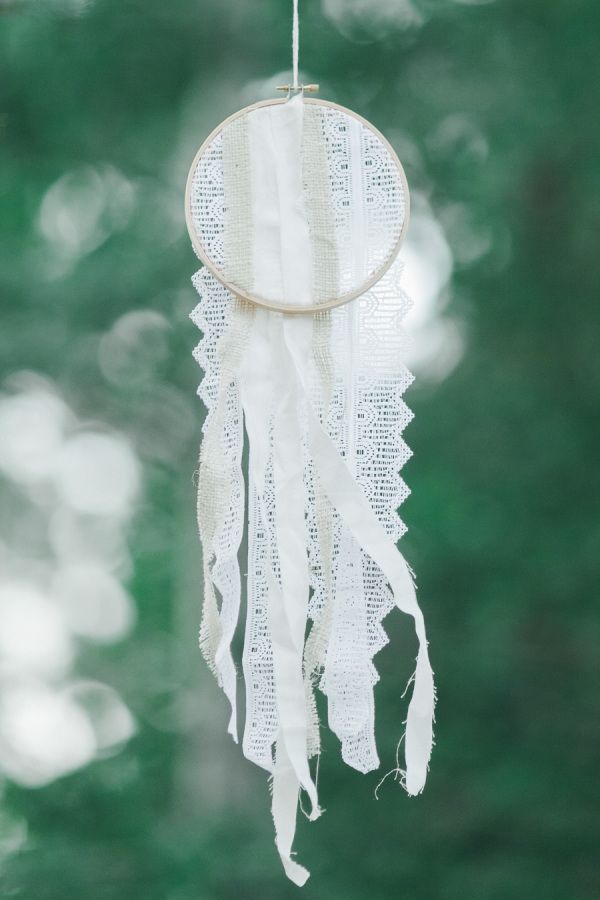 DIY lace dreamcatcher