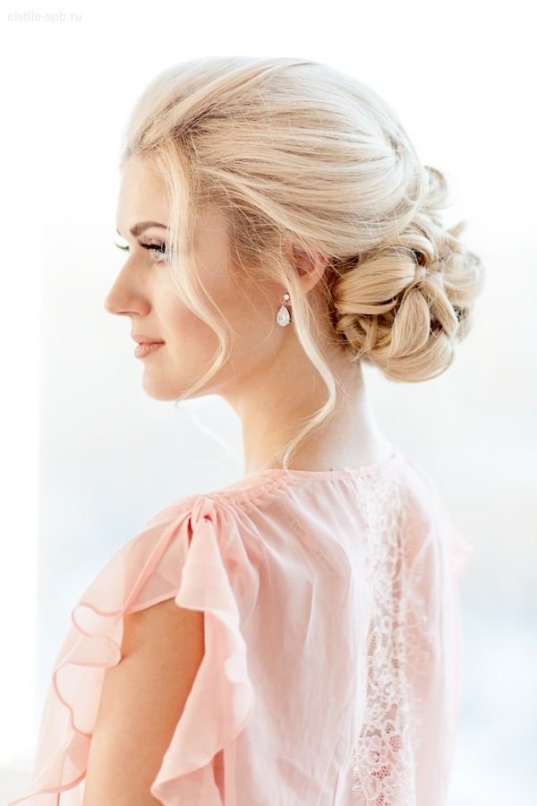 curly wedding guest hairstyle