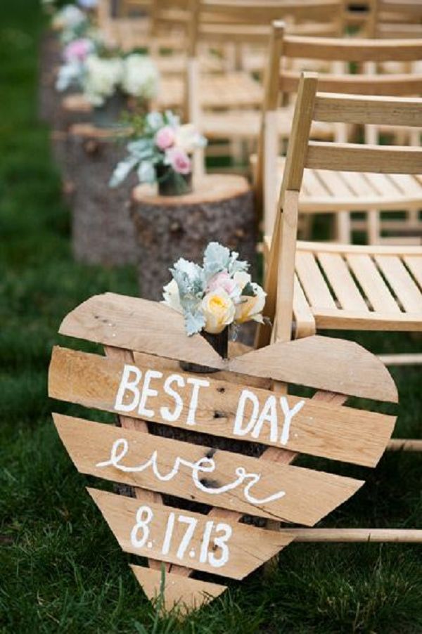 diy wooden heart pallets wedding decor