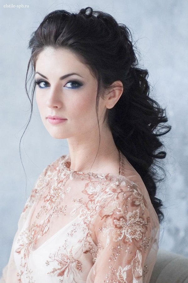 long wavy vintage bridal hairstyle