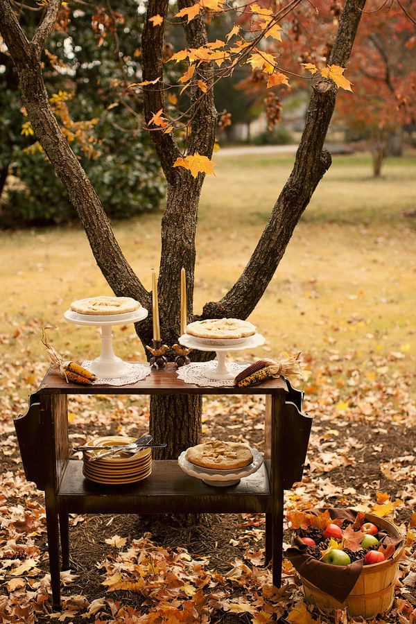 outdoor fall wedding dessert table setting ideas
