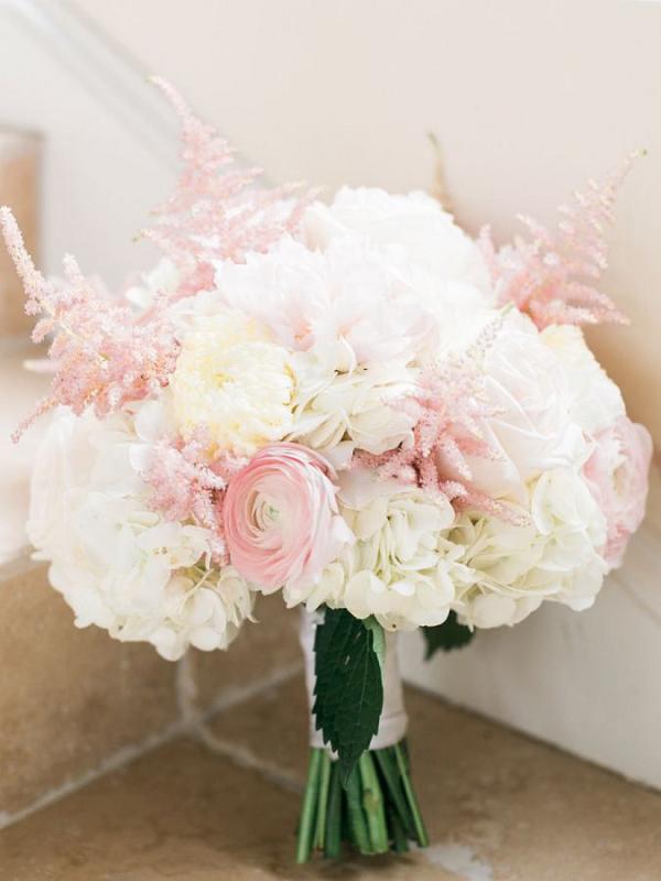 pink and white wedding bouquet