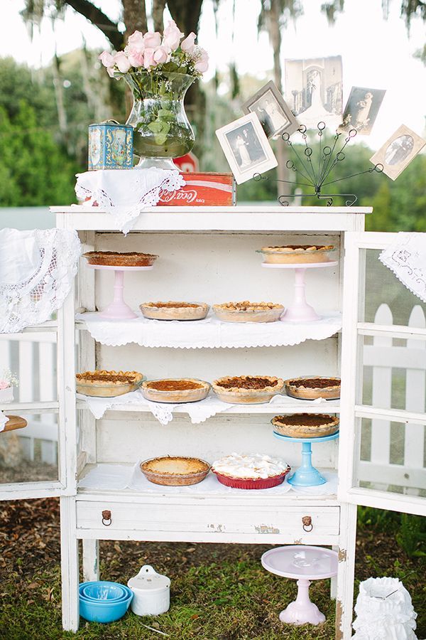 vinatge pie bar wedding dessert ideas