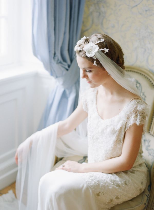 vintage boho lace wedding dress and chiffon tulle veil