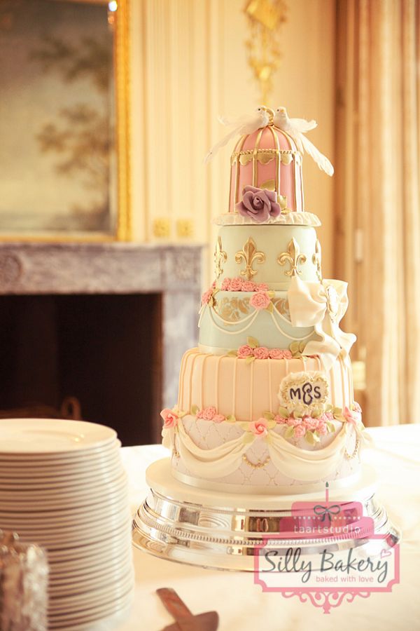 vintage pastel birdcage wedding cake