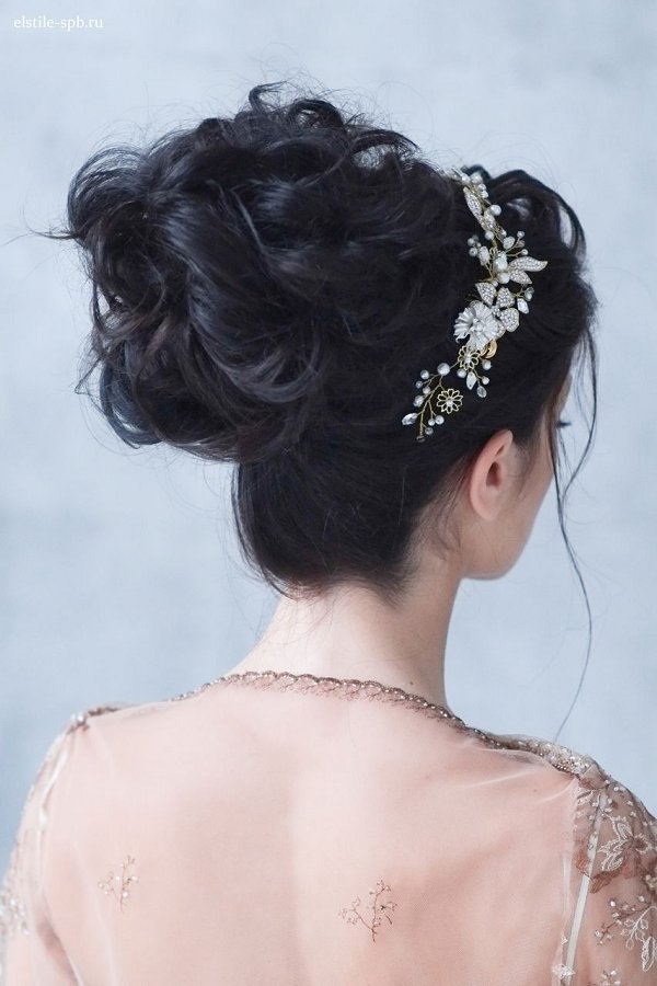 vintage wedding updo hairstyle with headpiece
