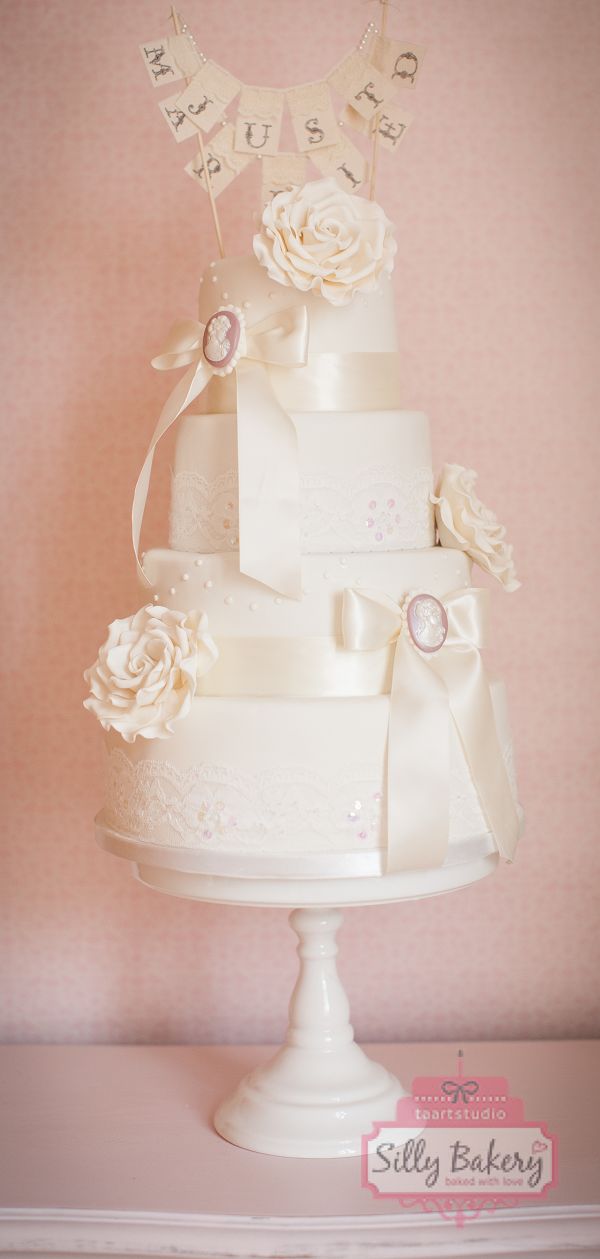 vintage white wedding cake