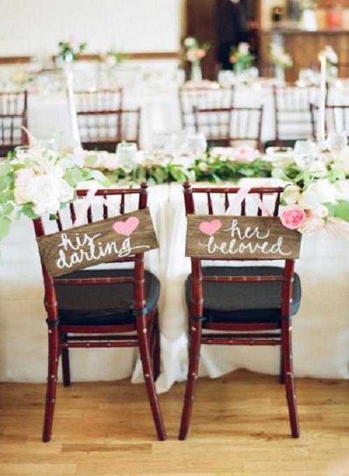 wedding hair with rustic sign