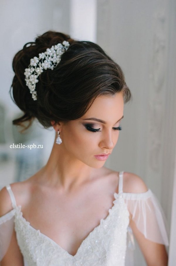 wedding updo hair style with pearls