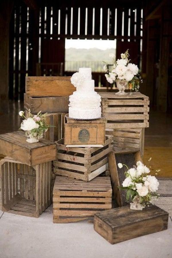 wood pallets box wedding cake dessert display