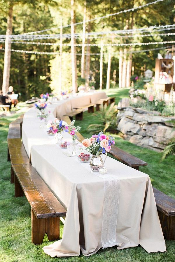 Using bench to Create wedding table in a customize patter.