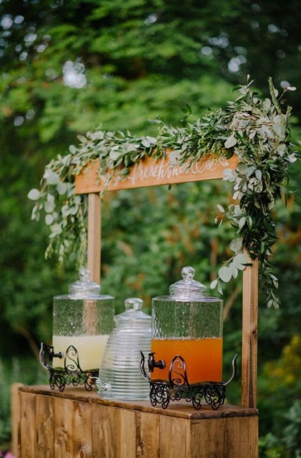 Lemonade stand rustic wedding decor