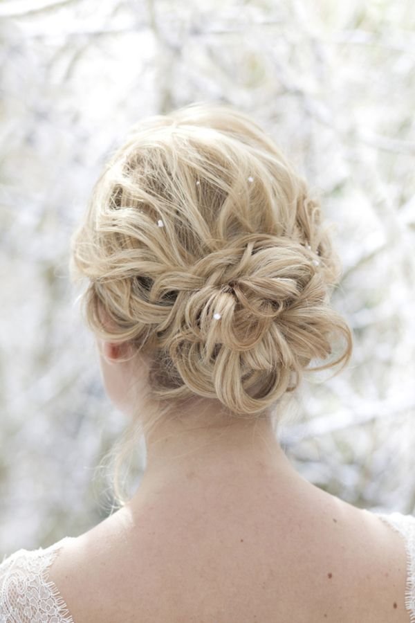 Twisted bridal bun hairstyle for wedding
