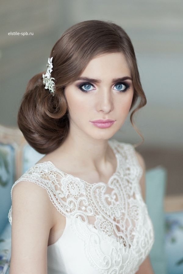 simple wedding updo for brides