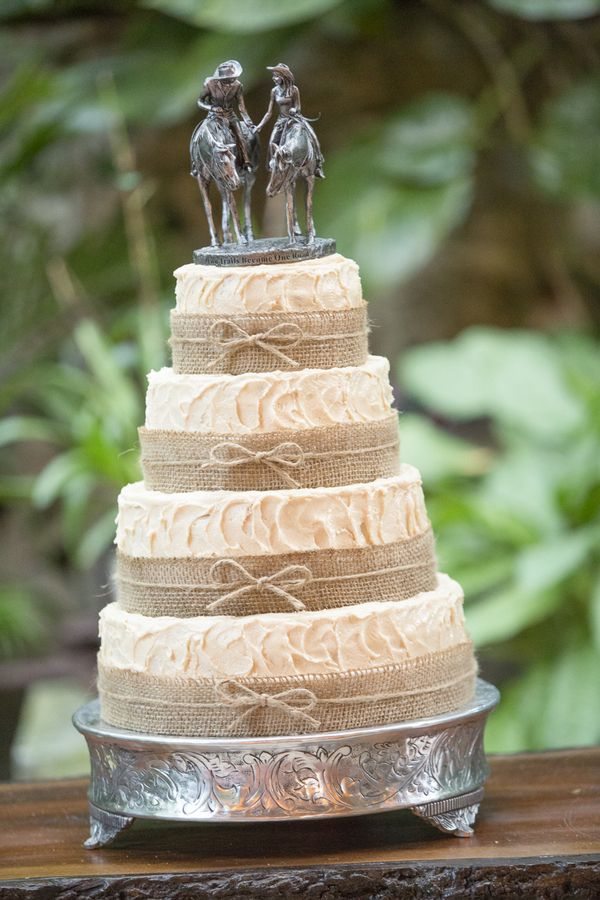 Burlap Inspired Wedding Cake