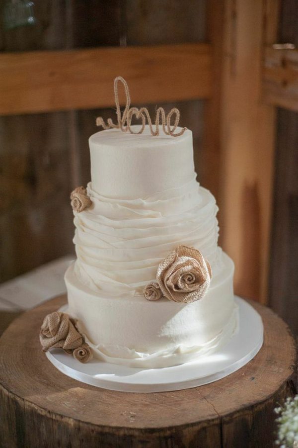 Rustic Barn Wedding Cake with Burlap