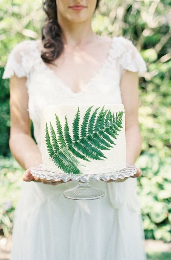 green foliage fern wedding cake