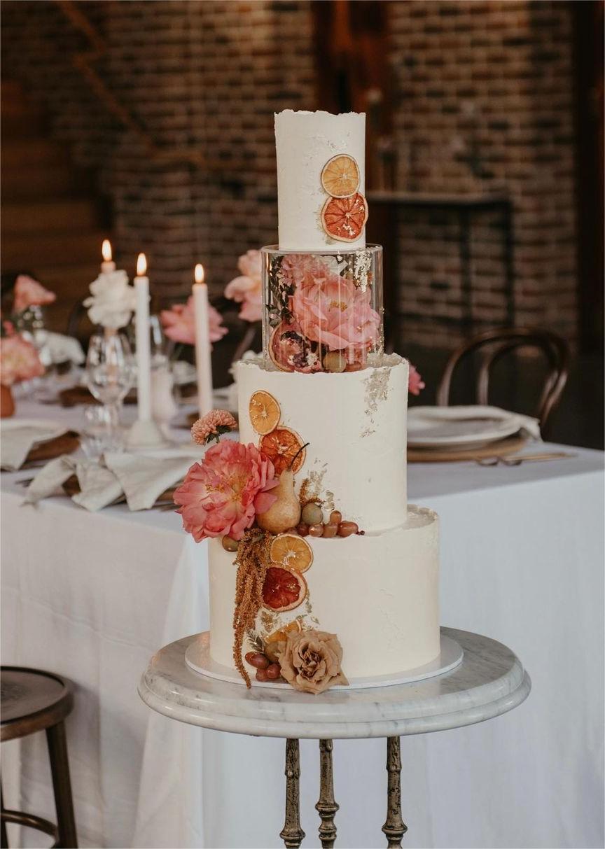 romantic floating flower wedding cake via milkandhoney.cakecreative