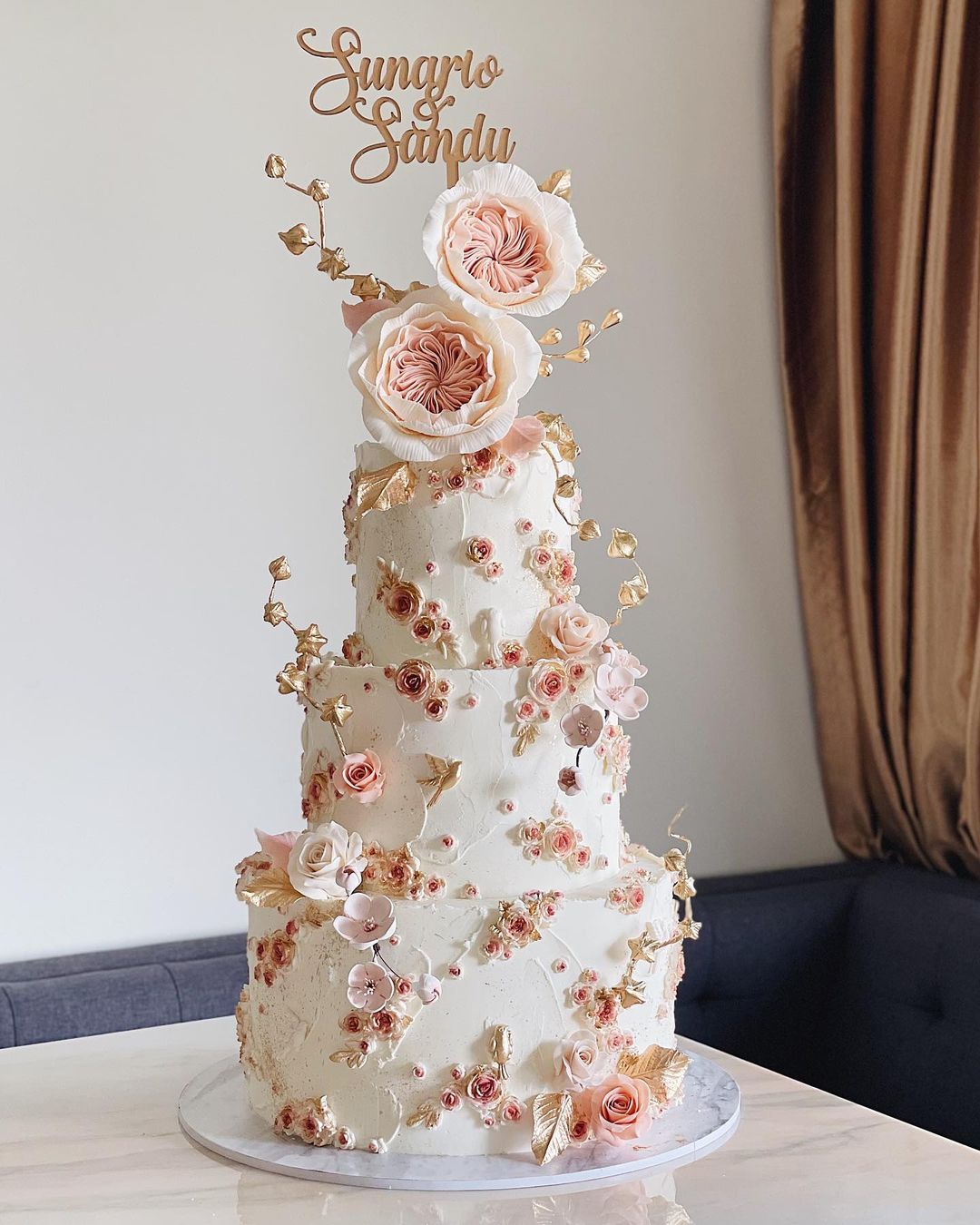 romantic pink and gold wedding cake with garden roses via duchess.bakes