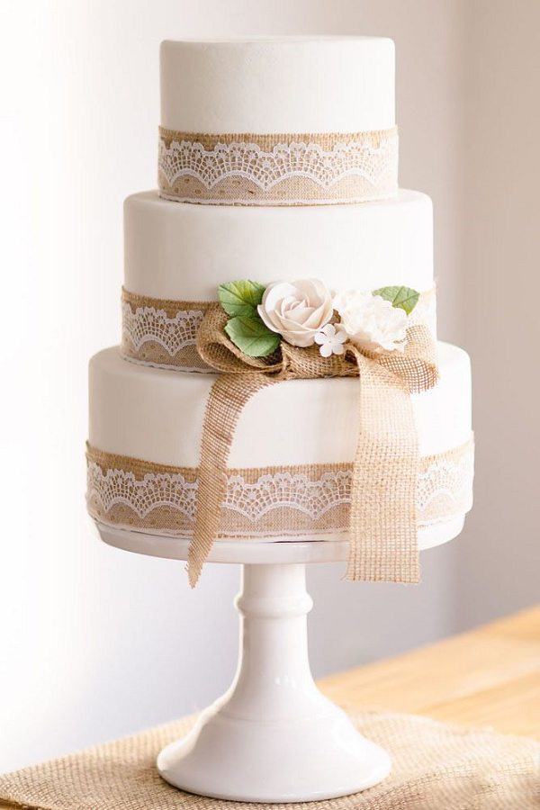 rusticwhite wedding cake with burlap lace details