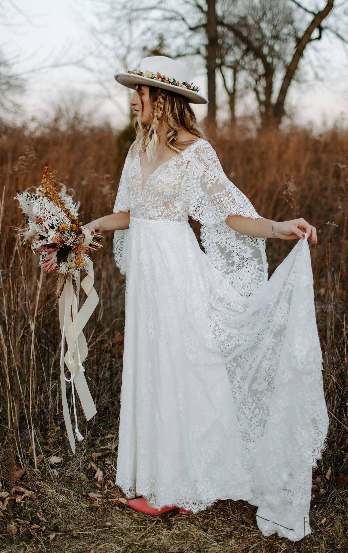 Boho Beach Wedding Dress with Lace Skirt and Detachable Sleeves