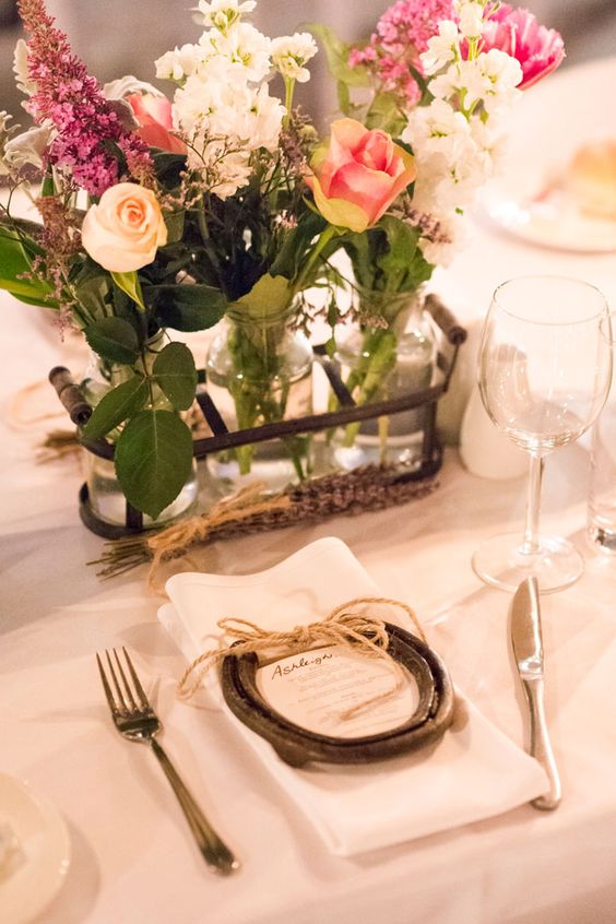 30 Styling Horseshoe Ideas For A Rustic Farm Wedding - Deer Pearl Flowers