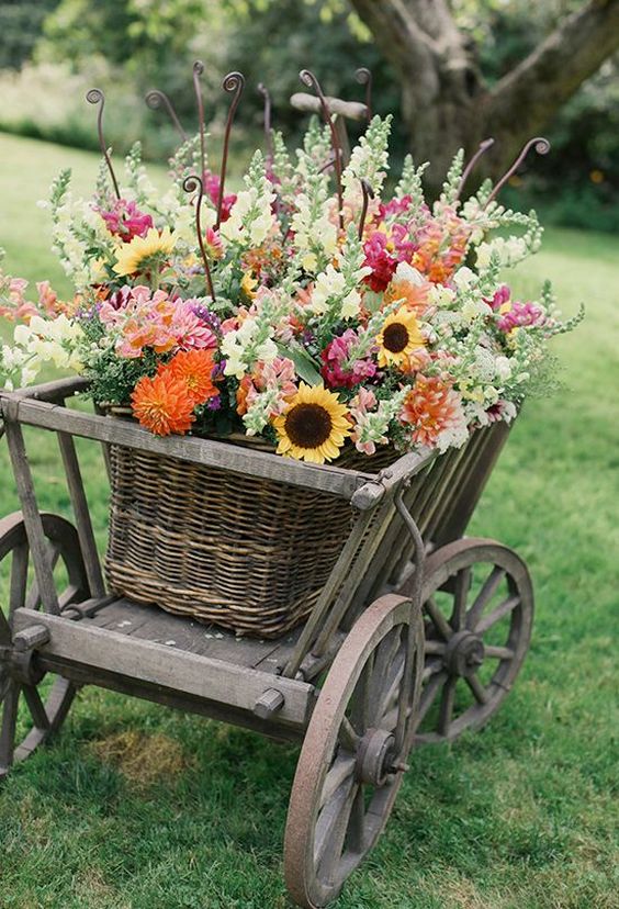 Rustic Wedding Flowers and Wagon Decor Ideas