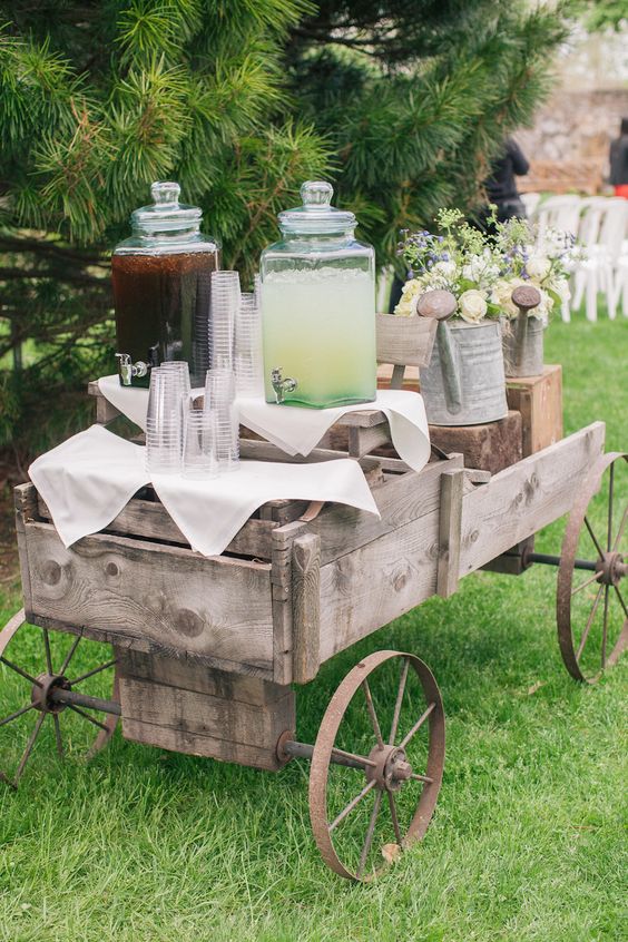 antique wagon offered iced tea and lemonade to ceremony guests