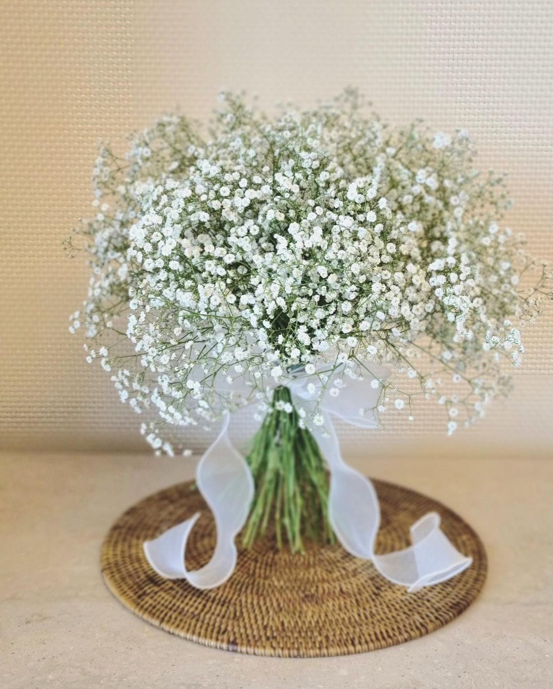 elegant white babys breath wedding bouquet via petrichor_bouquet